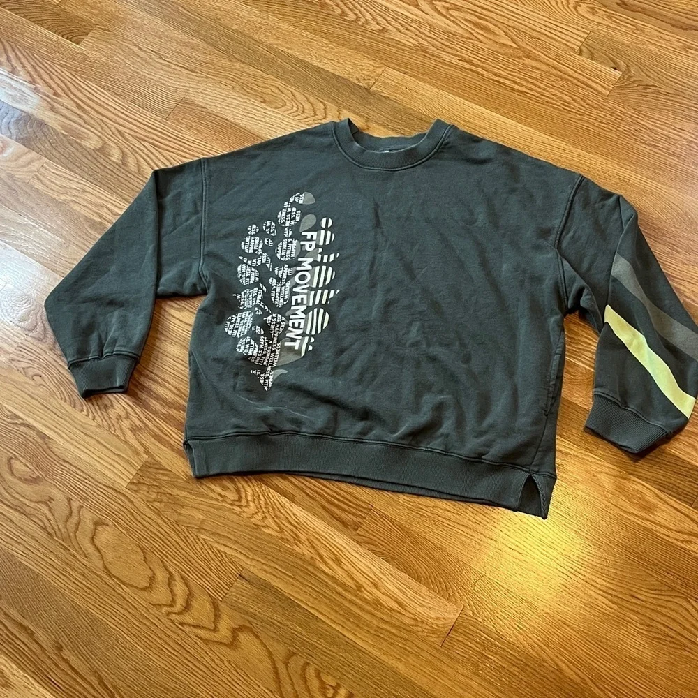 Free People Movement All Star Logo Pullover Sweatshirt Size S NEW